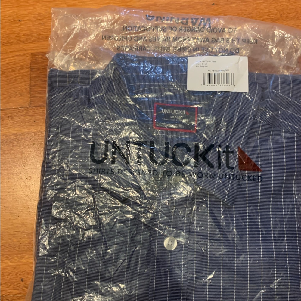 UNTUCKIT SHIRT SIZE SMALL TRADITIONAL FIT NWT